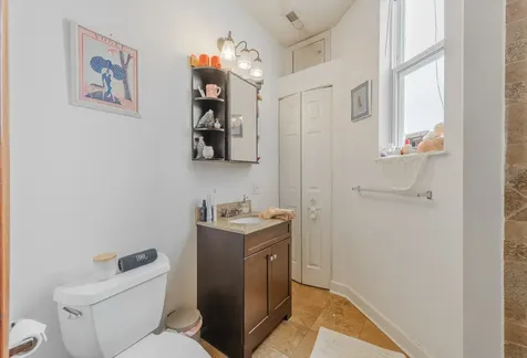 1537 North Rockwell Street Chicago IL 60622