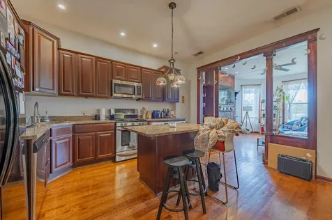 1537 North Rockwell Street Chicago IL 60622