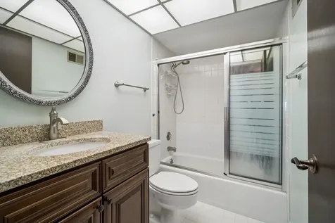250 West Parliament Place Mount Prospect IL 60056