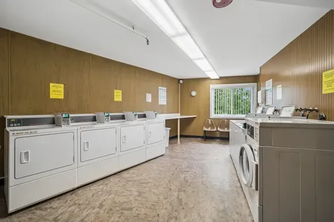 250 West Parliament Place Mount Prospect IL 60056