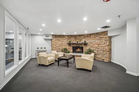 250 West Parliament Place Mount Prospect IL 60056