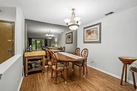 250 West Parliament Place Mount Prospect IL 60056