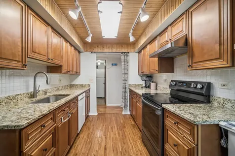 250 West Parliament Place Mount Prospect IL 60056