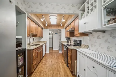 250 West Parliament Place Mount Prospect IL 60056