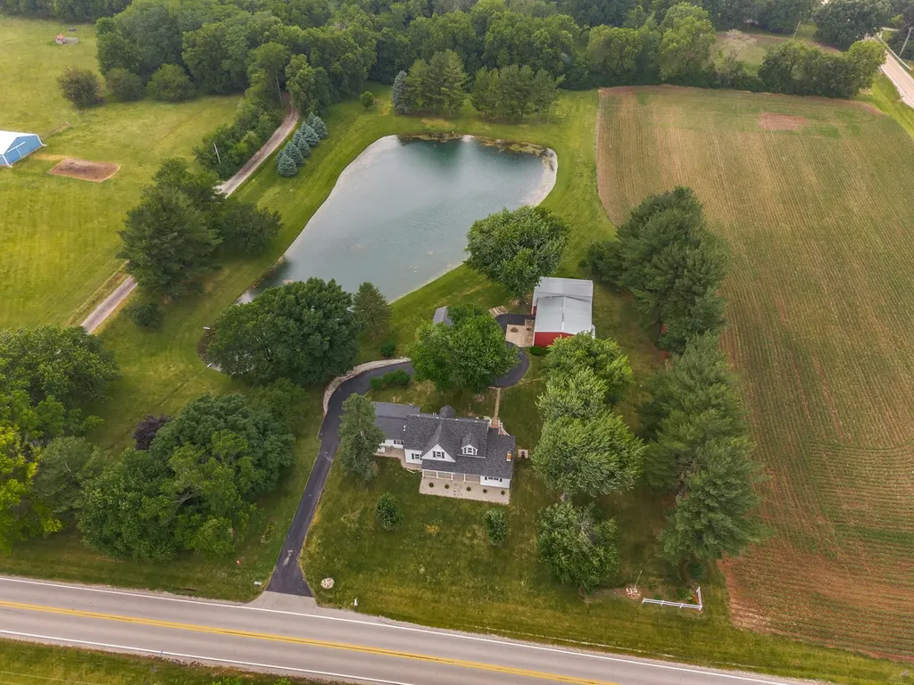9834 North 1600 East Road Bloomington IL 61705