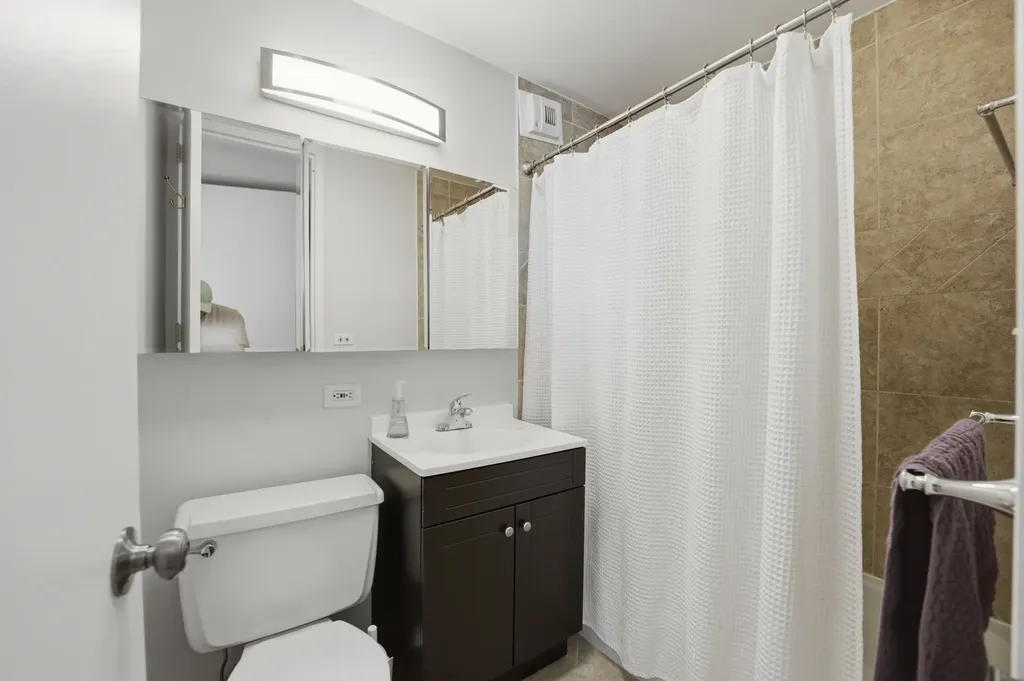 2626 North Lakeview Avenue Chicago IL 60614