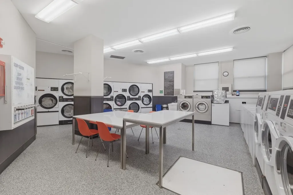 2626 North Lakeview Avenue Chicago IL 60614