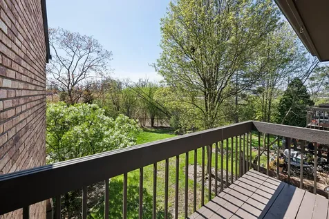 1935 Mission Hills Lane Northbrook IL 60062