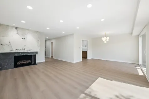 1935 Mission Hills Lane Northbrook IL 60062