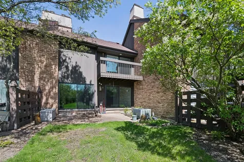 1935 Mission Hills Lane Northbrook IL 60062