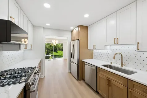 1935 Mission Hills Lane Northbrook IL 60062