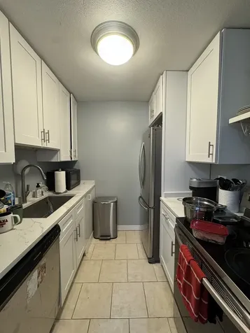 2740 North Pine Grove Avenue Chicago IL 60614