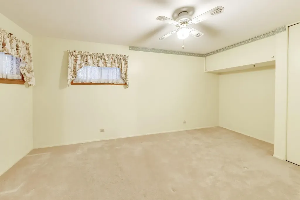 920 Pleasant Drive Addison IL 60101