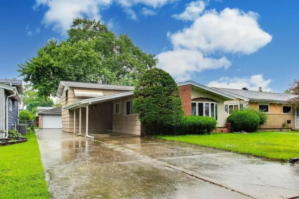 920 Pleasant Drive Addison IL 60101