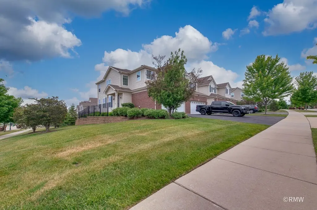 9810 Cummings Street Huntley IL 60142