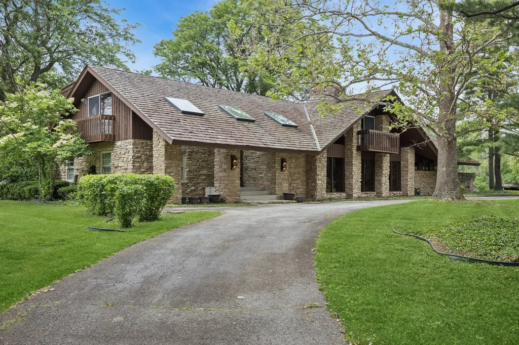 8080 Wolf Road Burr Ridge IL 60527