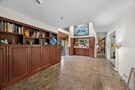 8080 Wolf Road Burr Ridge IL 60527