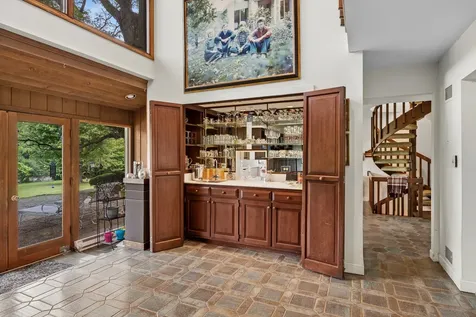 8080 Wolf Road Burr Ridge IL 60527