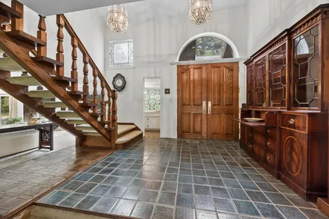8080 Wolf Road Burr Ridge IL 60527