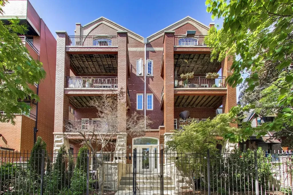 930 West Cuyler Avenue Chicago IL 60613