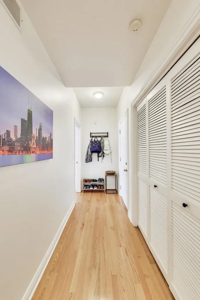 930 West Cuyler Avenue Chicago IL 60613