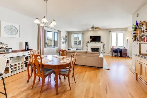 930 West Cuyler Avenue Chicago IL 60613
