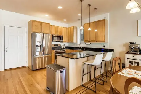 930 West Cuyler Avenue Chicago IL 60613