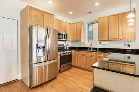 930 West Cuyler Avenue Chicago IL 60613