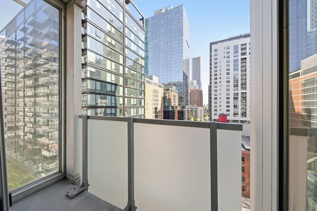 550 North St Clair Street Chicago IL 60611