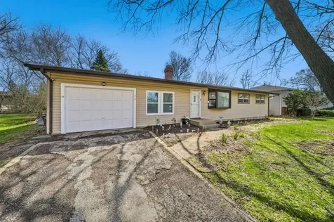 1412 Beach Road Mchenry IL 60050