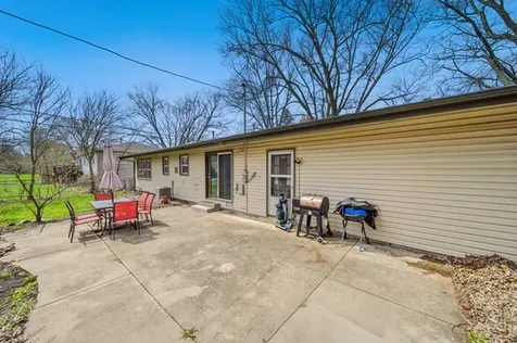 1412 Beach Road Mchenry IL 60050