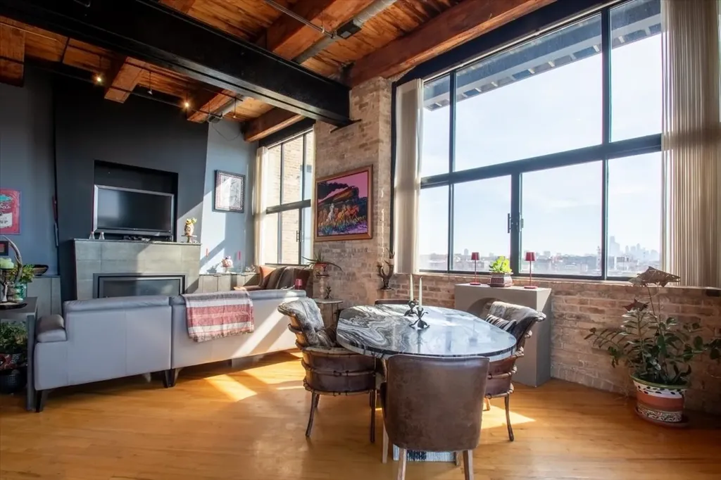 2614 North Clybourn Avenue Chicago IL 60614