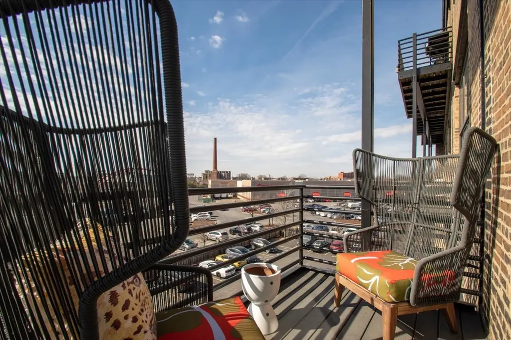 2614 North Clybourn Avenue Chicago IL 60614