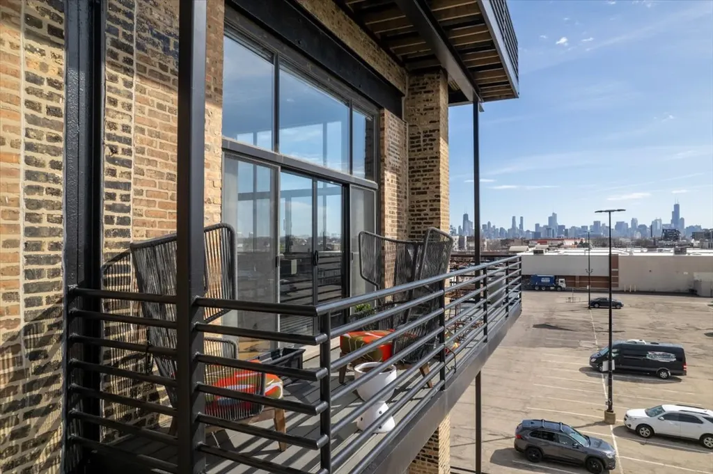 2614 North Clybourn Avenue Chicago IL 60614