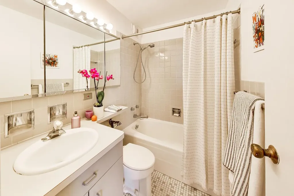 3550 North Lake Shore Drive Chicago IL 60657
