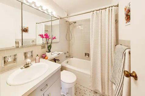 3550 North Lake Shore Drive Chicago IL 60657