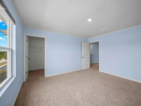 759 Kentshire Circle Elgin IL 60124