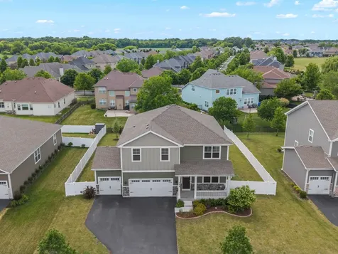 759 Kentshire Circle Elgin IL 60124