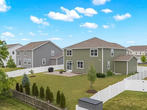 759 Kentshire Circle Elgin IL 60124