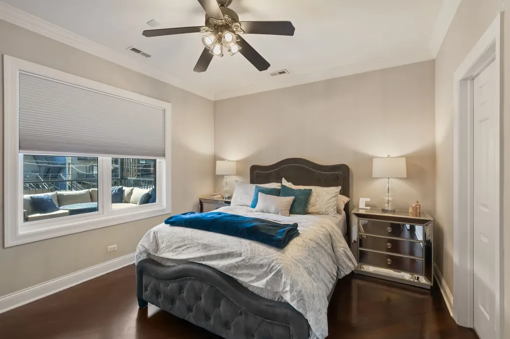 3238 North Kenmore Avenue Chicago IL 60657
