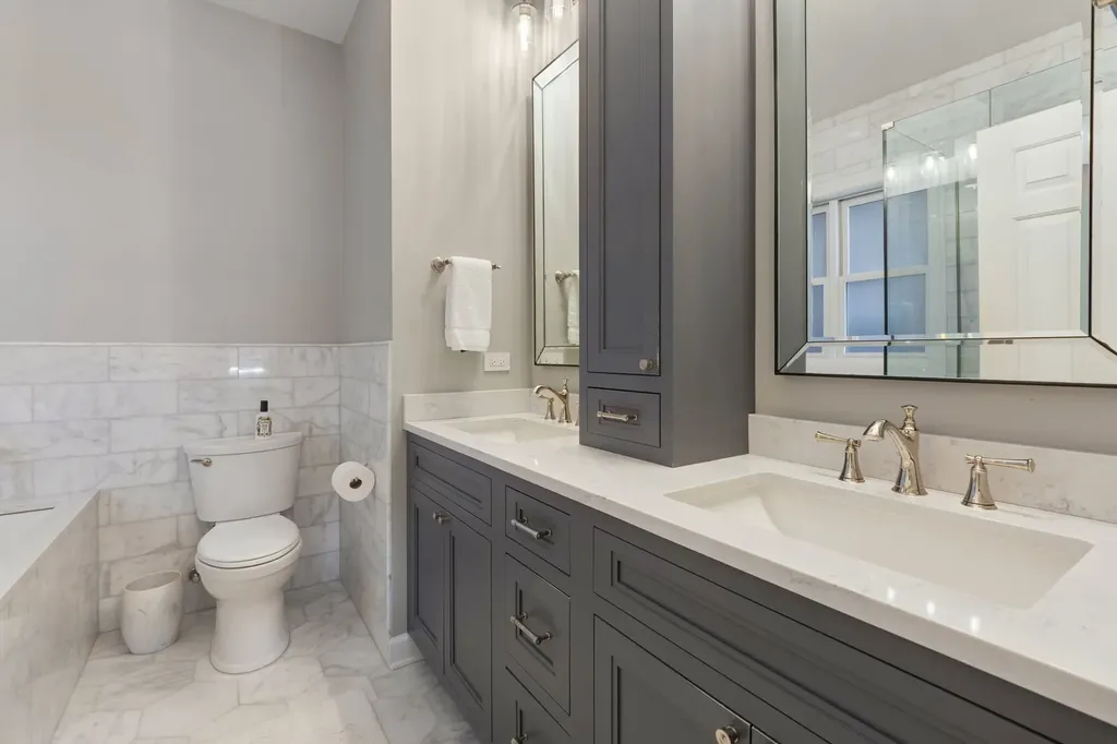 3238 North Kenmore Avenue Chicago IL 60657