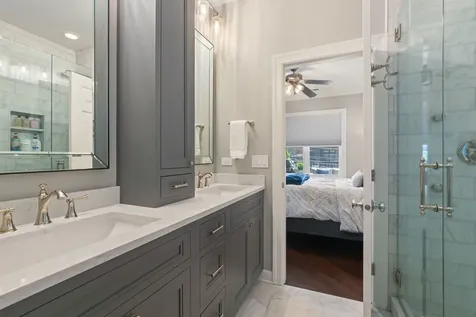 3238 North Kenmore Avenue Chicago IL 60657