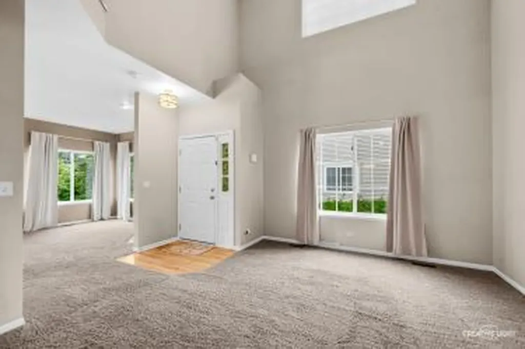 324 Abington Woods Drive Aurora IL 60502