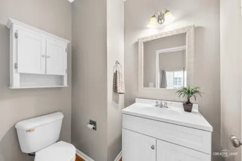 324 Abington Woods Drive Aurora IL 60502
