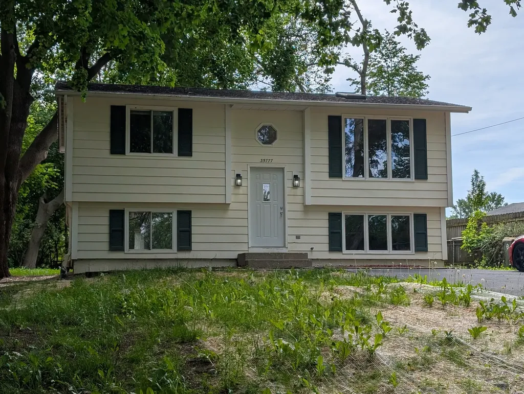 35777 North Helendale Road Ingleside IL 60041