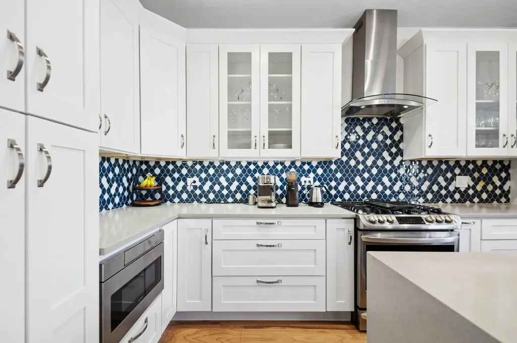 1350 West Byron Street Chicago IL 60613