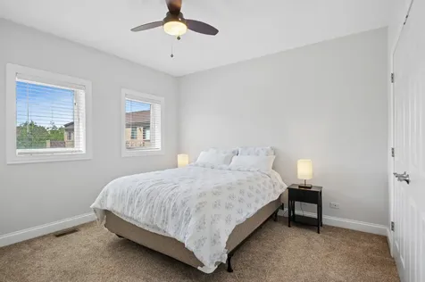 1350 West Byron Street Chicago IL 60613