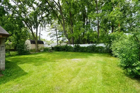 208 North Graylynn Drive Mount Prospect IL 60056