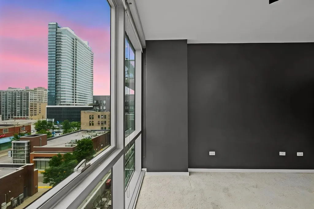 123 South Green Street Chicago IL 60607