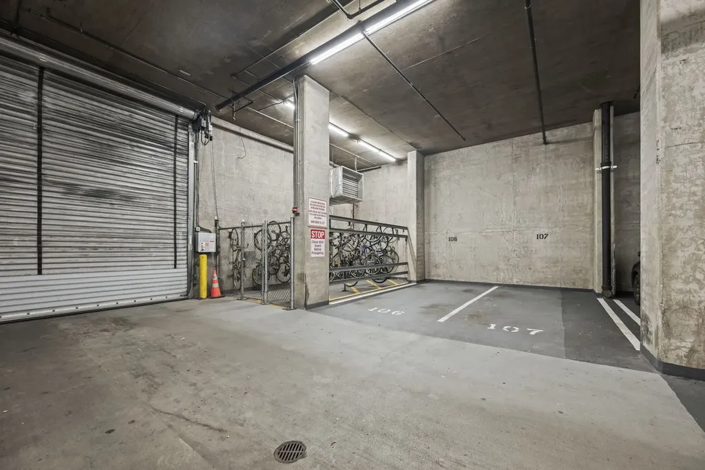 123 South Green Street Chicago IL 60607